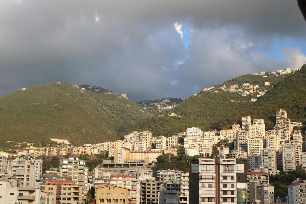 Vista Del Mar Hotel Jounieh Exterior foto