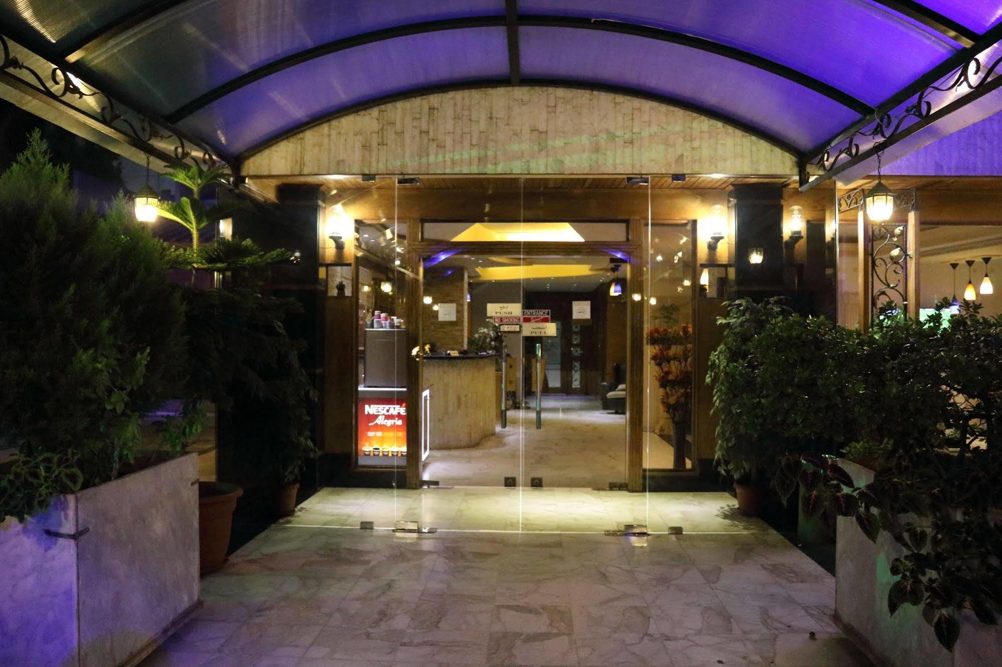 Vista Del Mar Hotel Jounieh Exterior foto